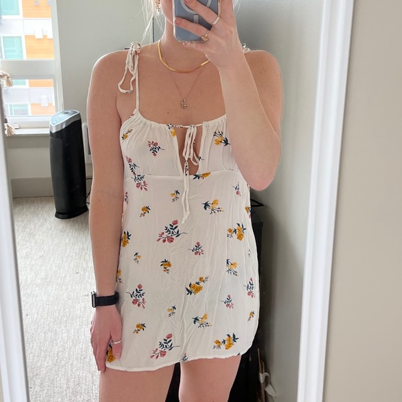 Dress - Picture 1 of 3